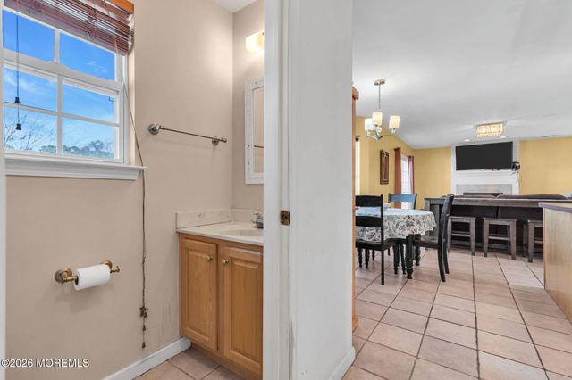 2010 Oak Dale Road, Toms River, NJ 08753