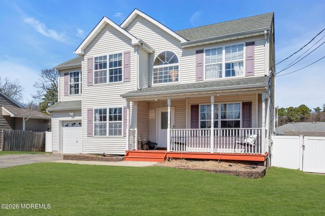 2010 Oak Dale Road, Toms River, NJ 08753