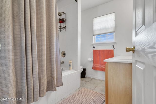 2010 Oak Dale Road, Toms River, NJ 08753