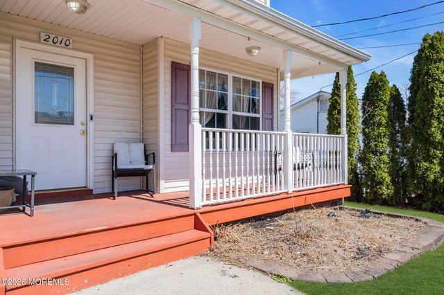 2010 Oak Dale Road, Toms River, NJ 08753