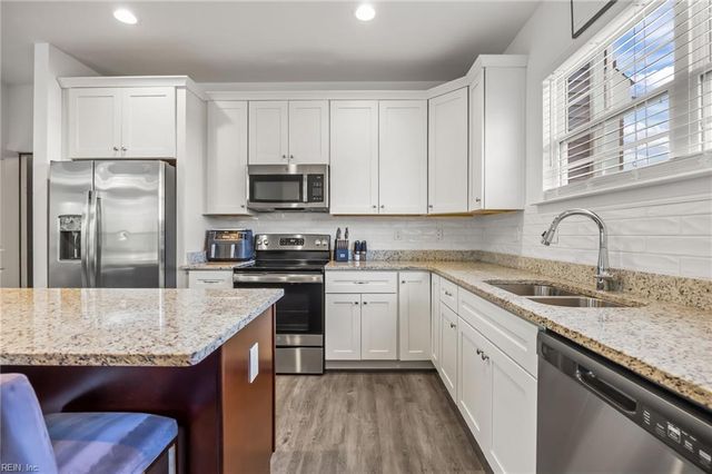 2401 Fieldsway DR, Chesapeake, VA 23320