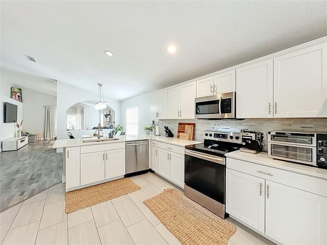 2045 NEWTOWN ROAD, Groveland, FL 34736