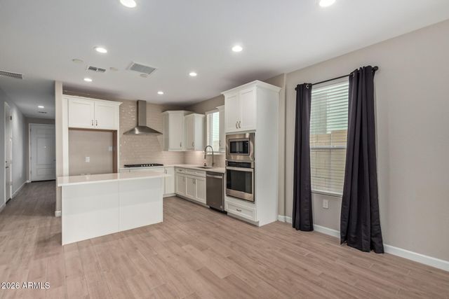 2035 E NORTHWOOD Drive, Phoenix, AZ 85024
