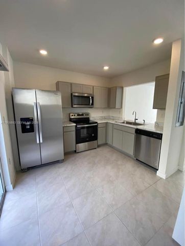 556 NE 5th St 1, Florida City, FL 33034