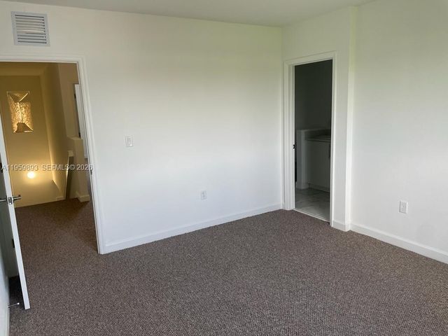 556 NE 5th St 1, Florida City, FL 33034