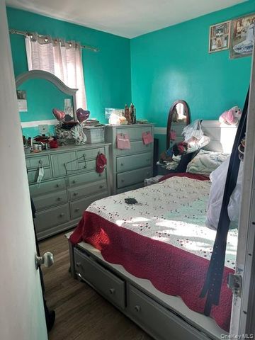 9402 Jamaica Avenue, Woodhaven, NY 11421