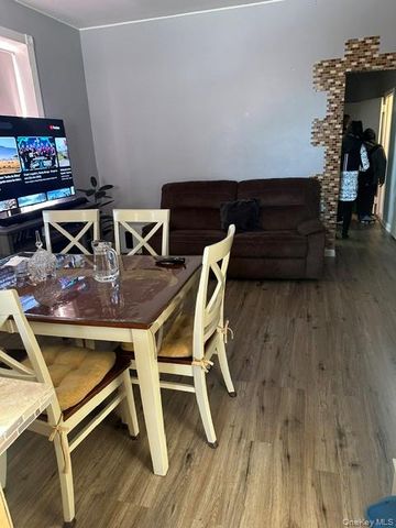 9402 Jamaica Avenue, Woodhaven, NY 11421