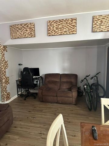 9402 Jamaica Avenue, Woodhaven, NY 11421