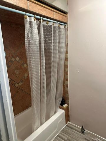 9402 Jamaica Avenue, Woodhaven, NY 11421