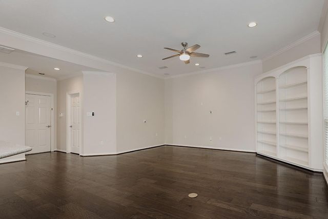 14 Graceful Elm Court, The Woodlands, TX 77381