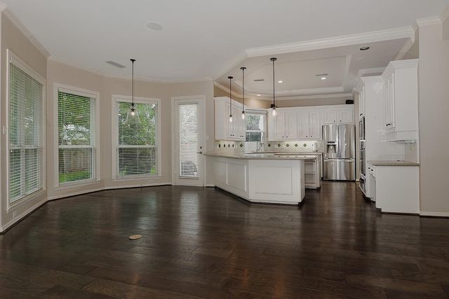 14 Graceful Elm Court, The Woodlands, TX 77381