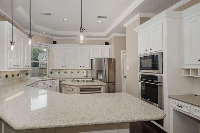 14 Graceful Elm Court, The Woodlands, TX 77381