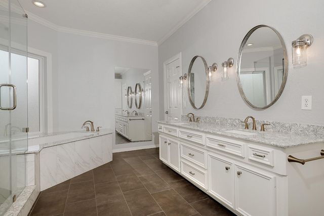 14 Graceful Elm Court, The Woodlands, TX 77381