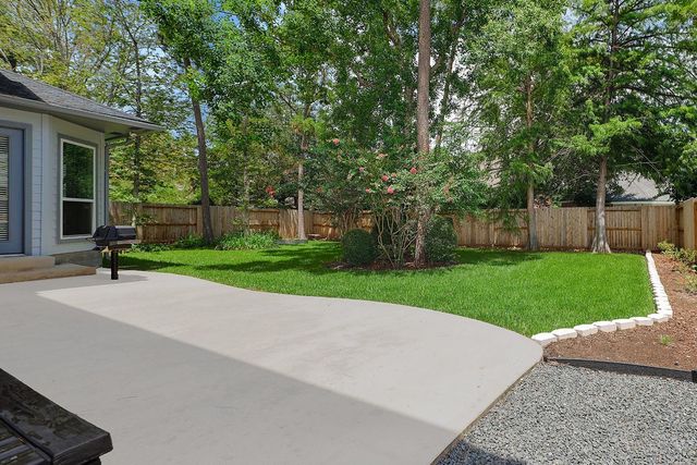 14 Graceful Elm Court, The Woodlands, TX 77381