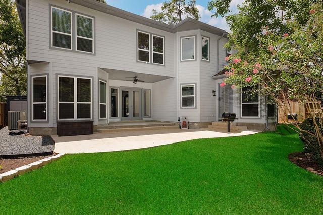 14 Graceful Elm Court, The Woodlands, TX 77381