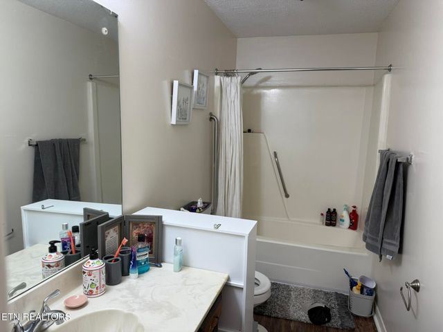 1926 Topside Rd, Louisville, TN 37777