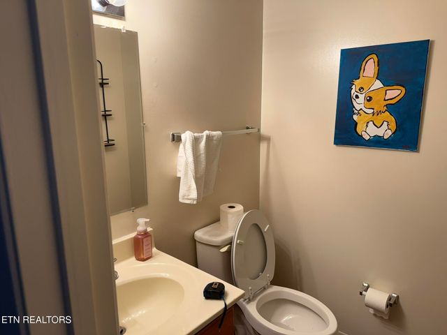 1926 Topside Rd, Louisville, TN 37777