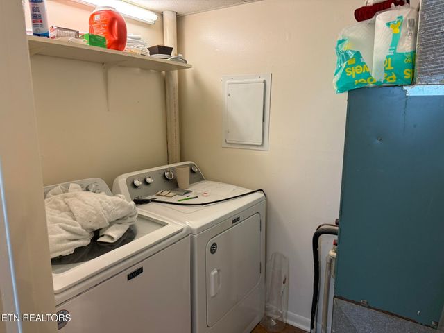 1926 Topside Rd, Louisville, TN 37777