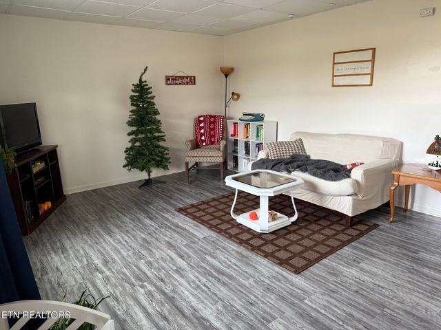 1926 Topside Rd, Louisville, TN 37777