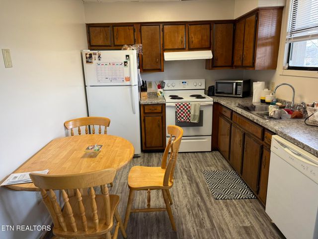 1926 Topside Rd, Louisville, TN 37777