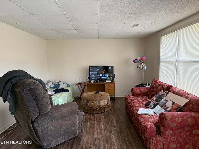 1926 Topside Rd, Louisville, TN 37777