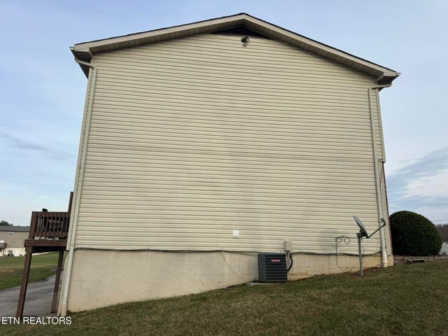 1926 Topside Rd, Louisville, TN 37777