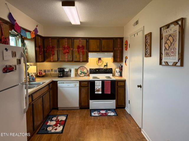 1926 Topside Rd, Louisville, TN 37777