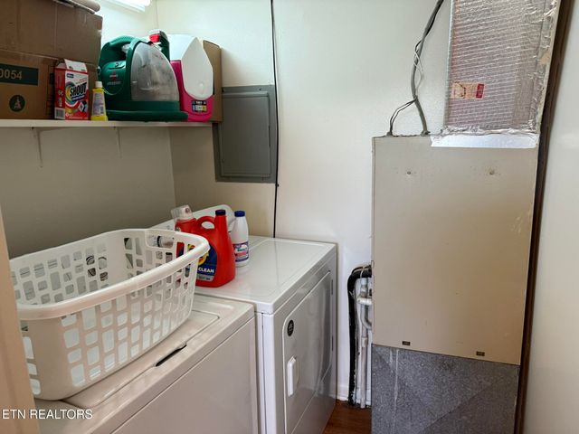 1926 Topside Rd, Louisville, TN 37777