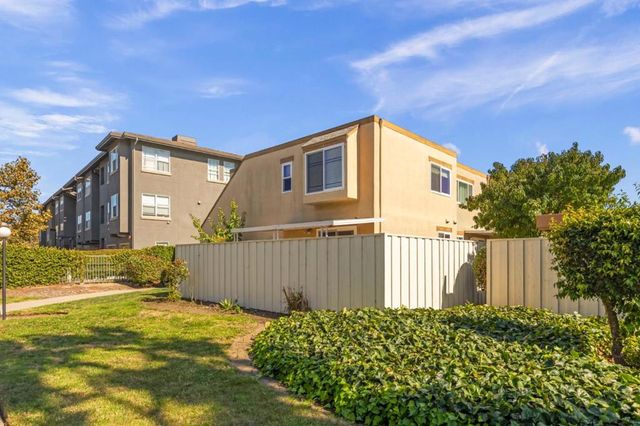 5092 Plaza Corona, Santa Clara, CA 95054