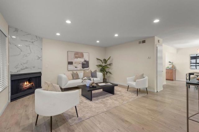 5092 Plaza Corona, Santa Clara, CA 95054