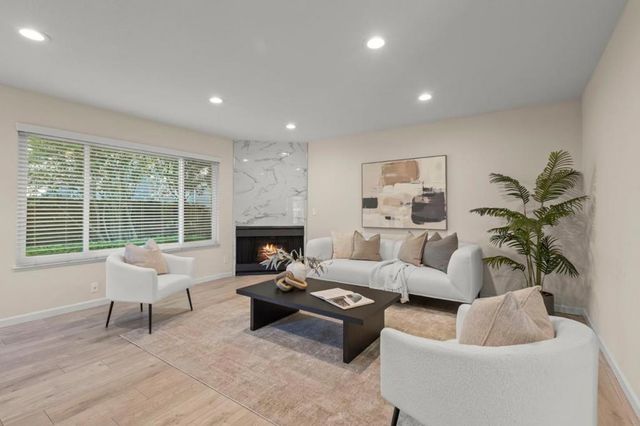 5092 Plaza Corona, Santa Clara, CA 95054