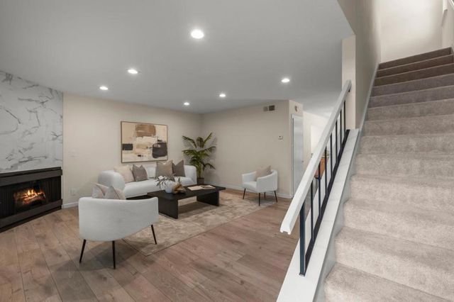 5092 Plaza Corona, Santa Clara, CA 95054