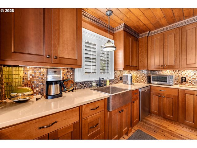 6503 Ne 45TH Way, Vancouver, WA 98661