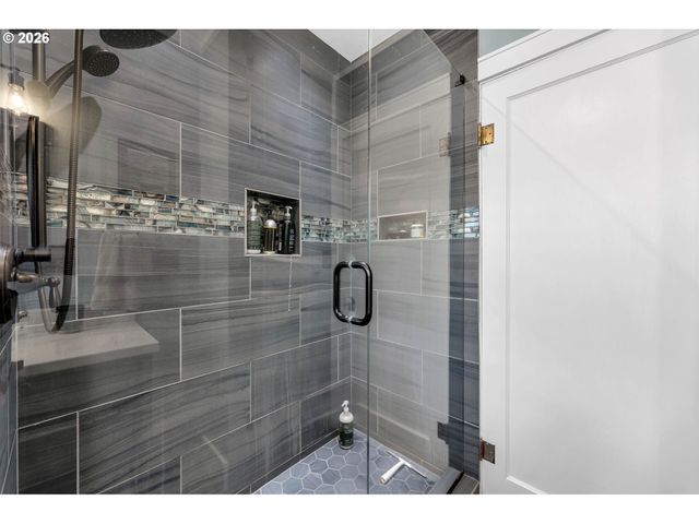 6503 Ne 45TH Way, Vancouver, WA 98661