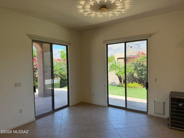 5967 N Campo Abierto, Tucson, AZ 85718
