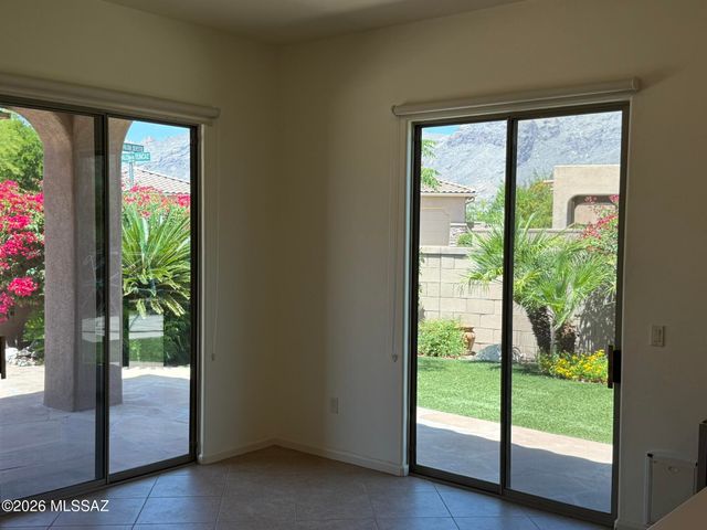 5967 N Campo Abierto, Tucson, AZ 85718