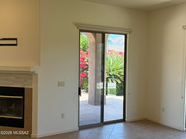 5967 N Campo Abierto, Tucson, AZ 85718