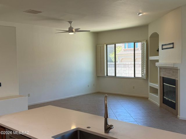 5967 N Campo Abierto, Tucson, AZ 85718