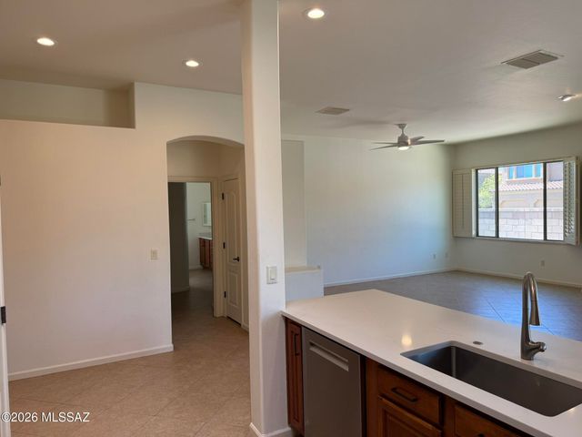 5967 N Campo Abierto, Tucson, AZ 85718