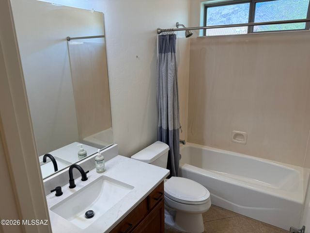 5967 N Campo Abierto, Tucson, AZ 85718