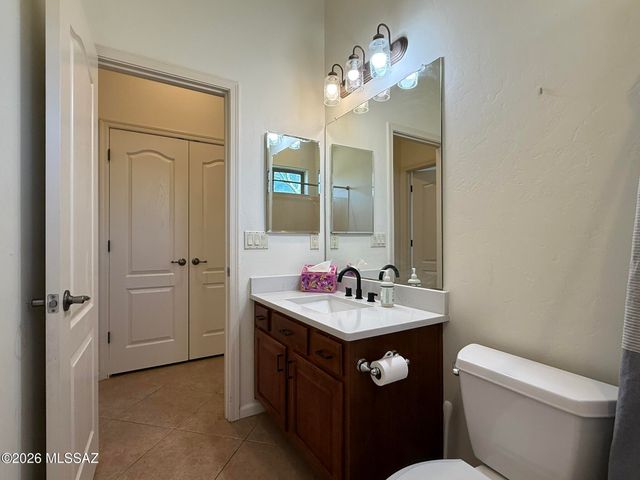 5967 N Campo Abierto, Tucson, AZ 85718