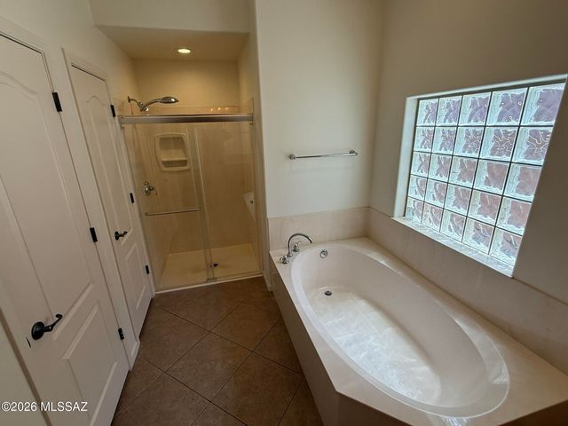 5967 N Campo Abierto, Tucson, AZ 85718