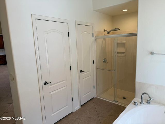 5967 N Campo Abierto, Tucson, AZ 85718