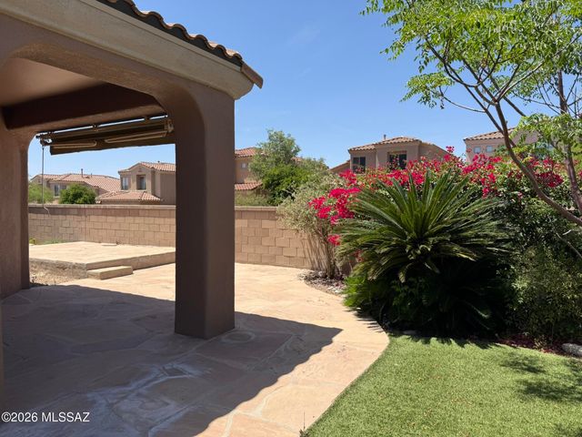 5967 N Campo Abierto, Tucson, AZ 85718