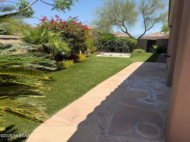 5967 N Campo Abierto, Tucson, AZ 85718