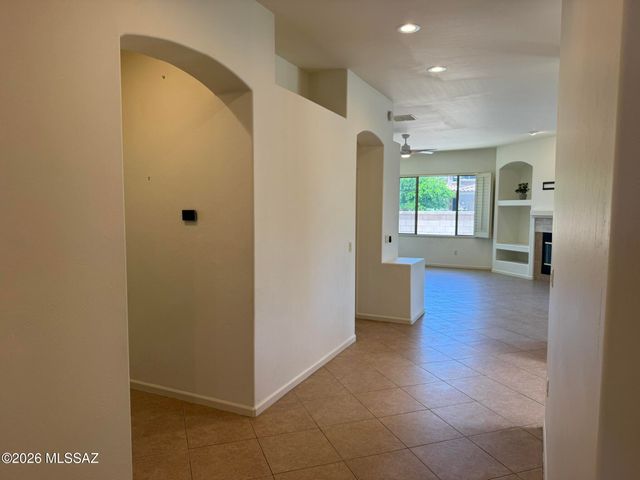 5967 N Campo Abierto, Tucson, AZ 85718