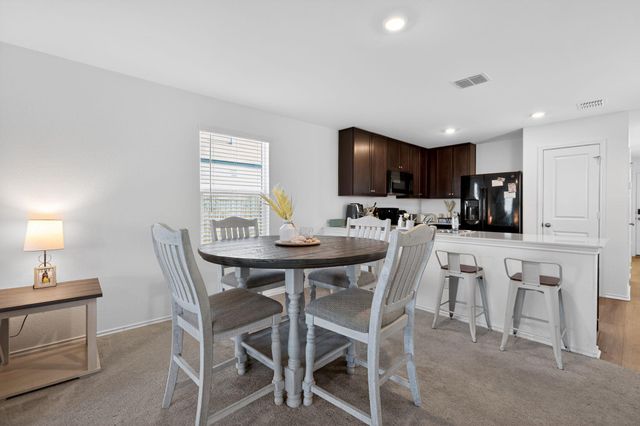 612 Marty Allen LOOP, Jarrell, TX 76537