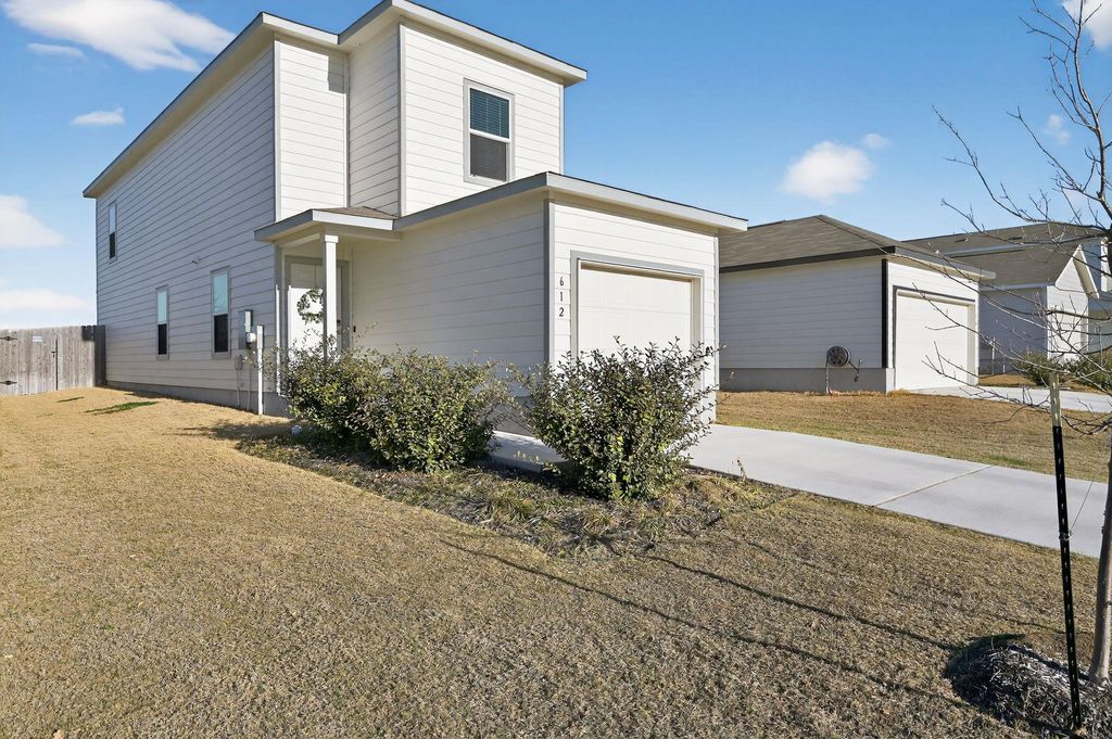 612 Marty Allen LOOP, Jarrell, TX 76537