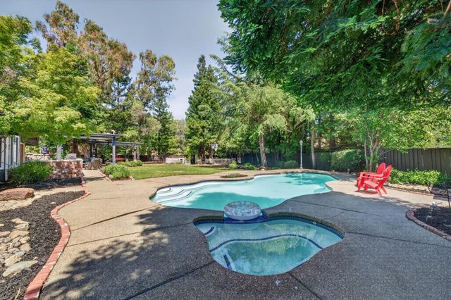 2080 Portsmouth Dr, El Dorado Hills, CA 95762