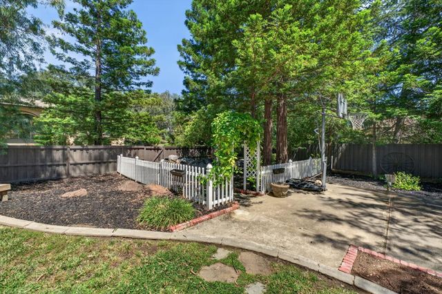 2080 Portsmouth Dr, El Dorado Hills, CA 95762